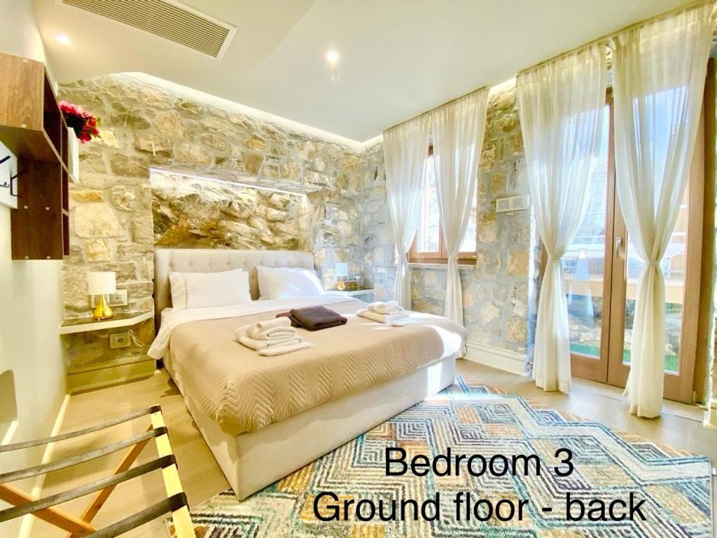 Villasonboard Rock Villa 3 Bed, 3 Bath, Jacuzzi, Seaside Ermioni Dış mekan fotoğraf
