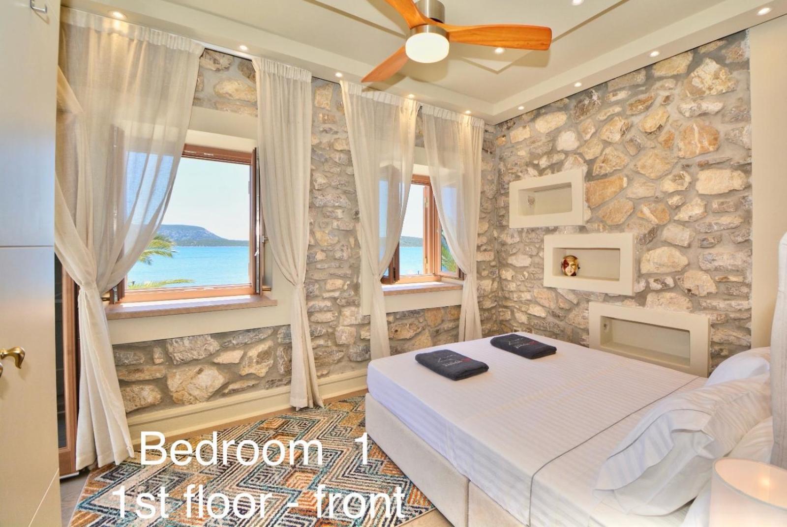 Villasonboard Rock Villa 3 Bed, 3 Bath, Jacuzzi, Seaside Ermioni Dış mekan fotoğraf