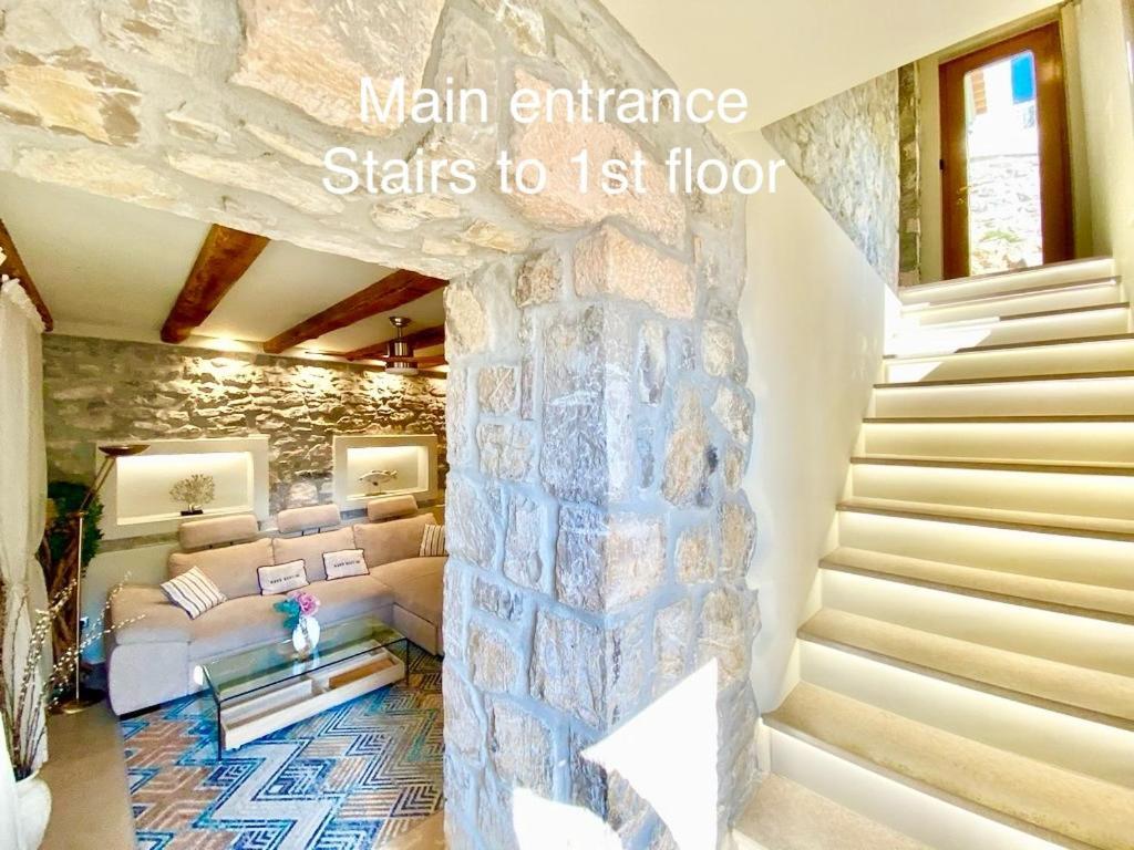 Villasonboard Rock Villa 3 Bed, 3 Bath, Jacuzzi, Seaside Ermioni Dış mekan fotoğraf
