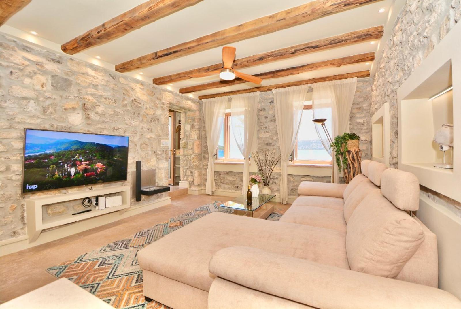Villasonboard Rock Villa 3 Bed, 3 Bath, Jacuzzi, Seaside Ermioni Dış mekan fotoğraf